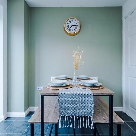 Chic 2 Bed House With Garden & Free Parking Villa Manchester Ngoại thất bức ảnh